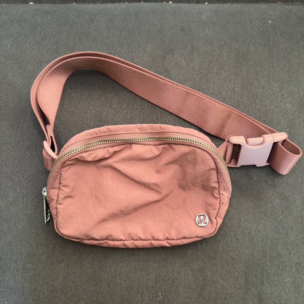 Lululemon Everywhere Belt Bag 1L Pink Savanna Dusty Rose Crossbody Fanny Pack